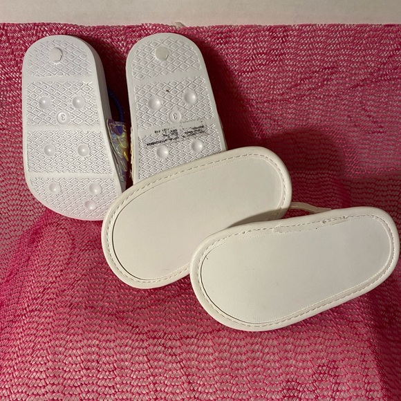 3/$20 💞 Infant Sandals Bundle - Picture 4 of 10